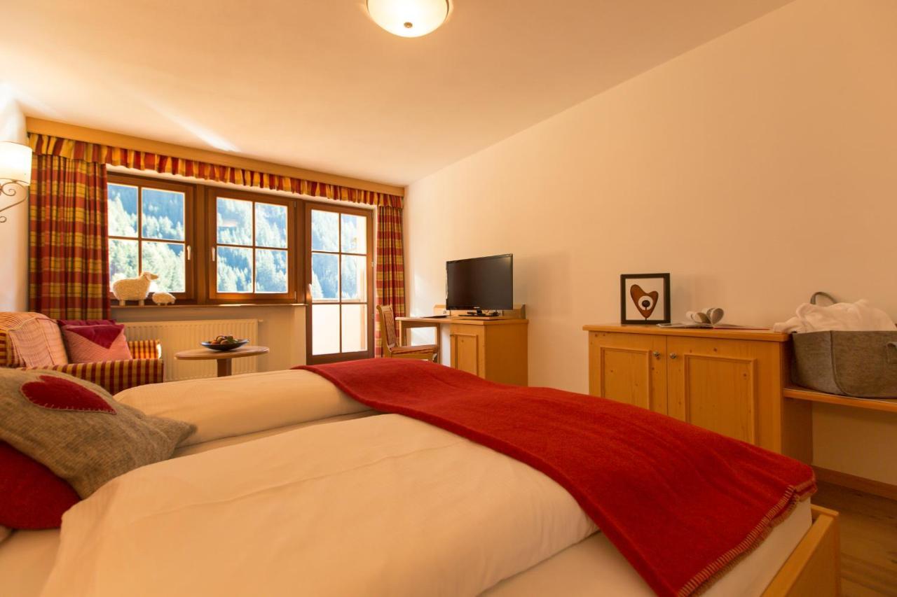 Berghotel Johanneshof Anterselva di Mezzo Eksteriør billede