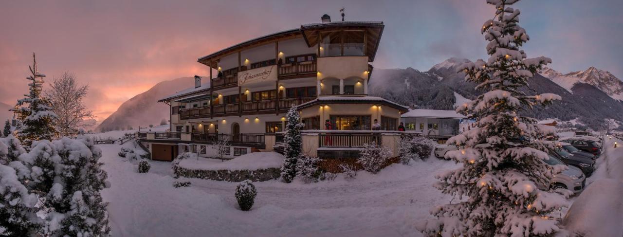 Berghotel Johanneshof Anterselva di Mezzo Eksteriør billede